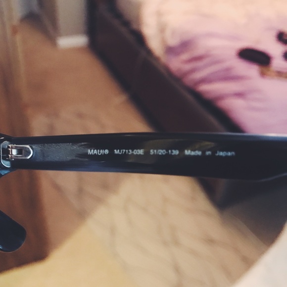 Maui Jim Sunglasses - Picture 4 of 6